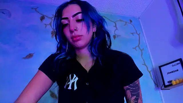 SaturnooStonee online show from April 2026 02:30:02 AM