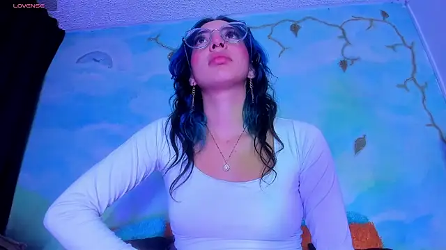 SaturnooStonee online show from April 2026 02:50:02 AM