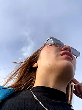 melody-dy online show from October 2025 09:47:01 PM