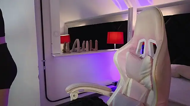 Angela Torres  online show from March 2026 06:52:02 PM