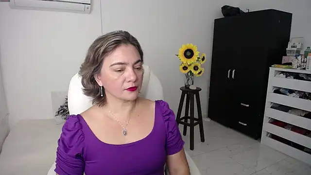 ana milf online show from March 2025 12:01:02 PM