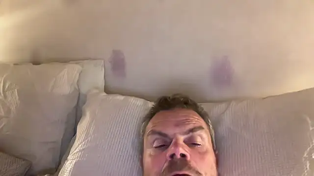 Snapshot of toptugger chatting on October 2025 07:04:01 PM toptugger online show from October 2025 07:04:01 PM