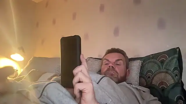 Snapshot of toptugger chatting on November 2025 04:10:01 PM toptugger online show from November 2025 04:10:01 PM