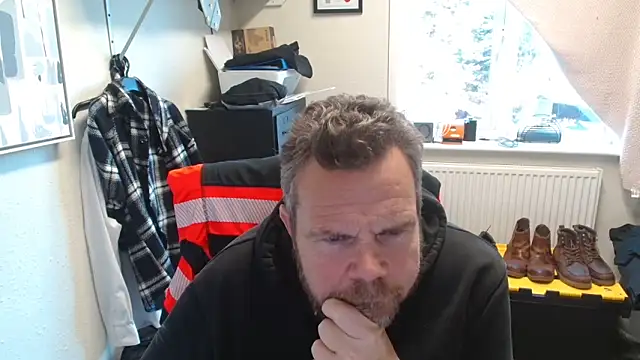 Snapshot of toptugger chatting on December 2025 12:26:01 PM toptugger online show from December 2025 12:26:01 PM