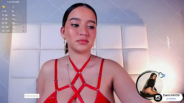 danii hill  online show from September 2025 04:15:01 AM