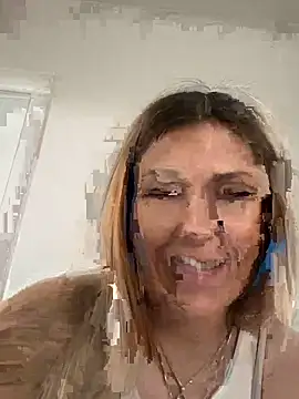 Snapshot of DaisyTailor chatting on November 2025 09:41:01 AM DaisyTailor online show from November 2025 09:41:01 AM