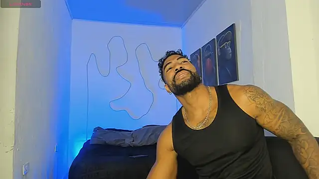 Snapshot of Xander_Str0ng chatting on November 2025 12:32:01 PM Xander Str0ng online show from November 2025 12:32:01 PM