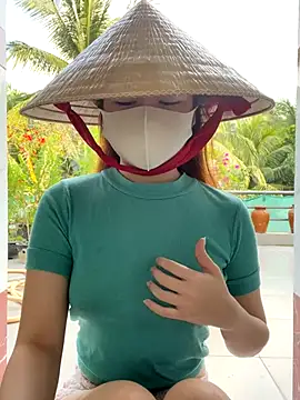 BabyThree  online show from November 2025 08:40:01 AM