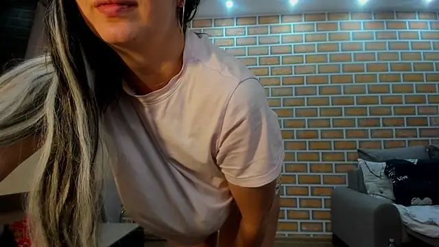 hottitsAnna online show from December 2025 08:04:02 PM