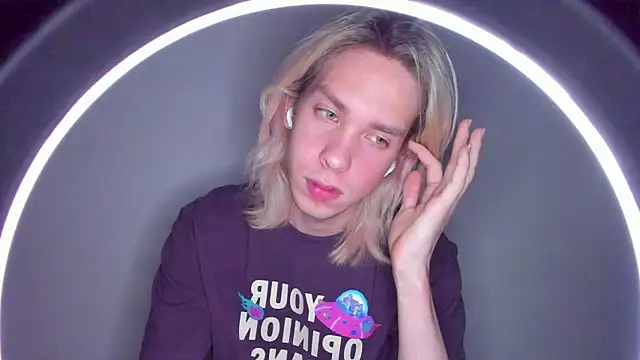 Snapshot of matt_spark chatting on February 2025 09:16:02 PM matt spark online show from February 2025 09:16:02 PM