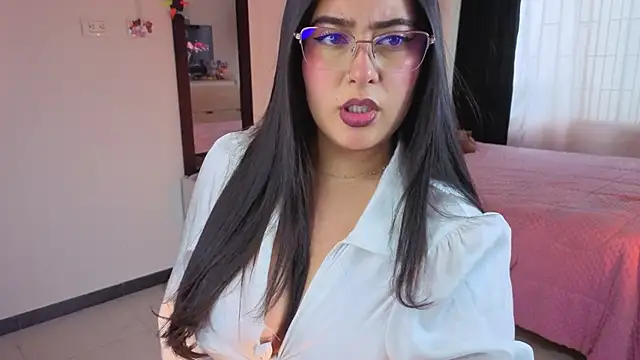 Snapshot of serenna_se chatting on June 2026 08:31:02 PM serenna se online show from June 2026 08:31:02 PM