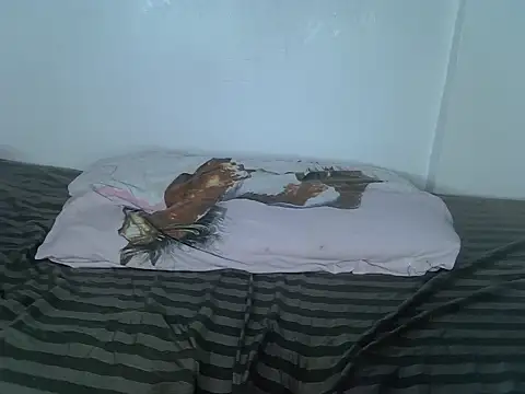 laetitia  online show from November 2025 02:04:02 AM