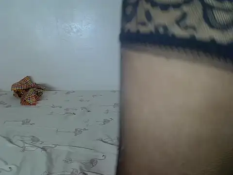 laetitia  online show from February 2026 06:02:02 AM