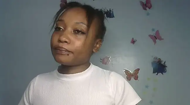 Snapshot of laetitia_ chatting on March 2025 08:27:01 PM laetitia online show from March 2025 08:27:01 PM