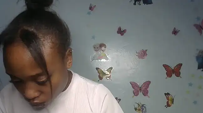 Snapshot of laetitia_ chatting on March 2025 05:22:02 PM laetitia online show from March 2025 05:22:02 PM