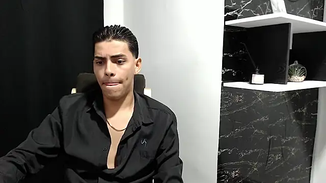 Snapshot of TenderBoyBigCock_ chatting on October 2025 11:12:02 PM TenderBoyBigCock online show from October 2025 11:12:02 PM