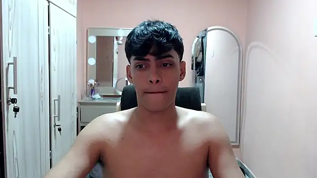 Snapshot of TenderBoyBigCock_ chatting on November 2025 04:05:02 AM TenderBoyBigCock online show from November 2025 04:05:02 AM