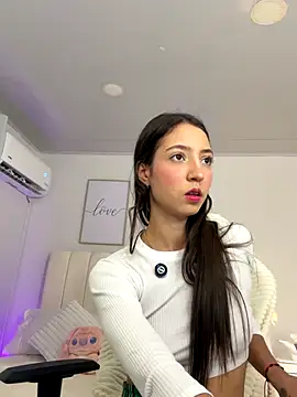 Cristall Bunny online show from November 2025 12:48:01 AM