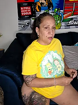 ladycreamypr2 online show from April 2026 06:45:02 PM