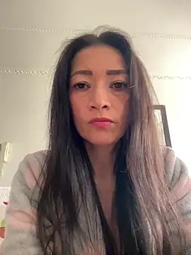 Yulia sx online show from April 2026 08:33:01 PM