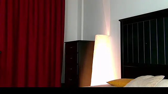 Snapshot of Yanira_Muslim chatting on December 2025 05:21:02 AM Yanira Muslim online show from December 2025 05:21:02 AM