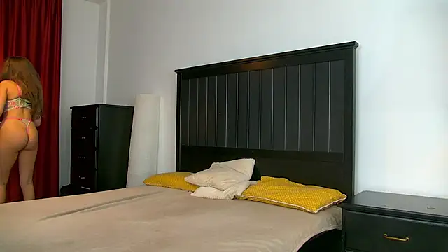 Snapshot of Yanira_Muslim chatting on January 2026 05:03:02 AM Yanira Muslim online show from January 2026 05:03:02 AM