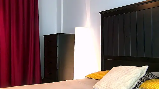 Yanira Muslim online show from November 2025 05:03:01 AM