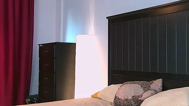 Yanira Muslim online show from September 2025 04:45:01 AM