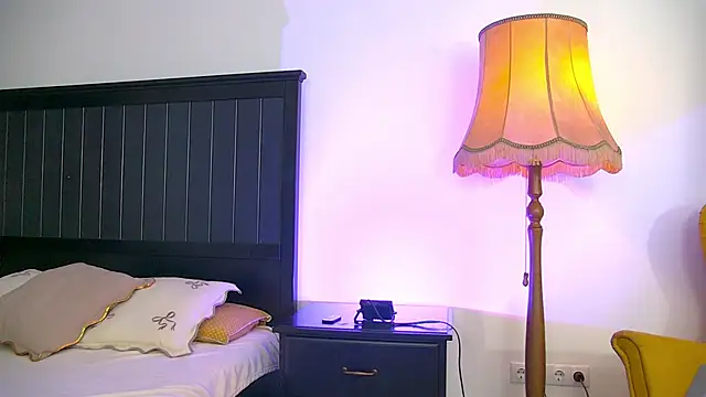 Yanira Muslim online show from April 2026 04:05:02 AM