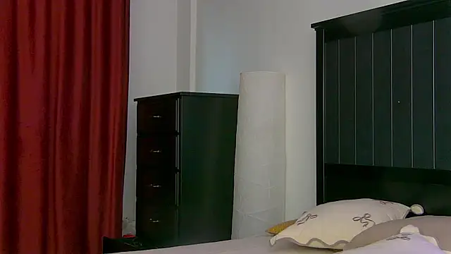 Yanira Muslim online show from April 2026 04:03:01 AM