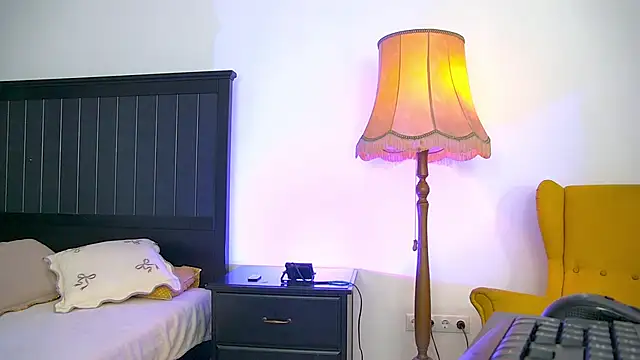 Yanira Muslim online show from April 2026 04:08:02 AM