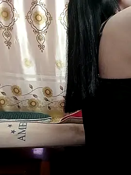 NgocQuyen2K online show from November 2025 10:10:01 PM