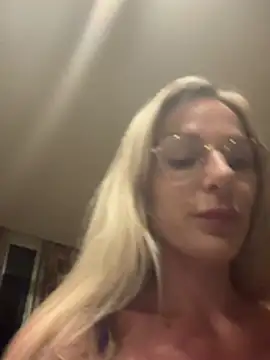 Snapshot of Liana_Lou chatting on March 2026 03:23:01 PM Liana Lou online show from March 2026 03:23:01 PM