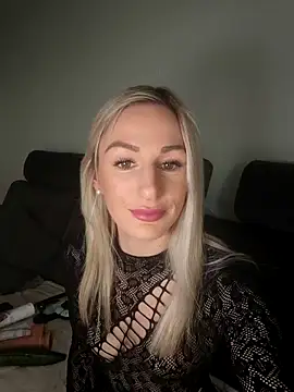 Liana Lou online show from February 2025 11:11:02 AM