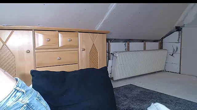 Liana Lou online show from February 2026 02:58:01 PM