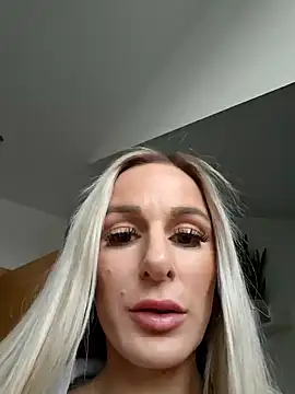 Liana Lou online show from January 2025 03:07:01 PM