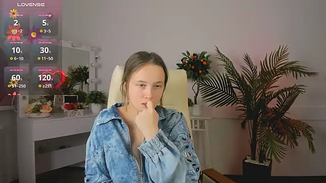 Snapshot of Ketrin_n_ chatting on November 2025 06:18:02 AM Ketrin n online show from November 2025 06:18:02 AM