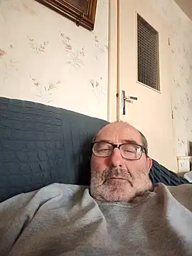 gillou1234 online show from October 2025 01:41:01 PM