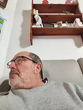 gillou1234 online show from November 2025 06:03:01 PM