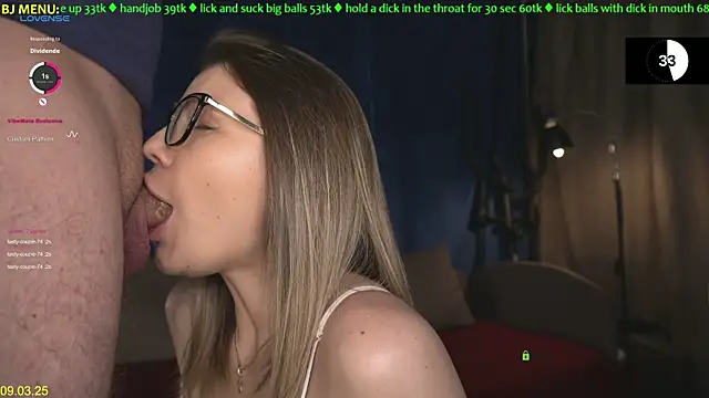 Snapshot of helena_play chatting on March 2025 09:03:02 PM helena play online show from March 2025 09:03:02 PM