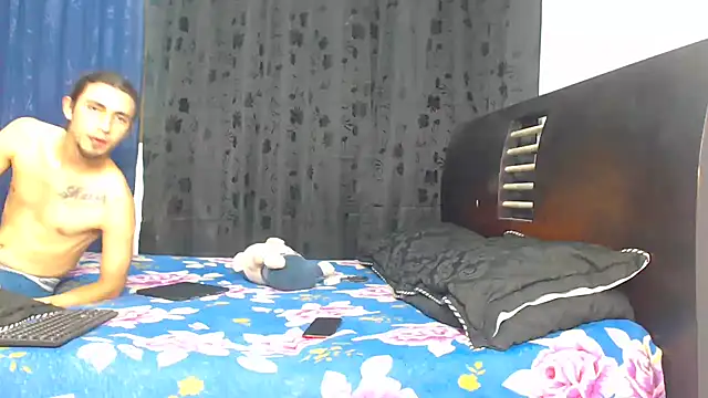 Hot Sharks  online show from November 2025 07:23:02 AM