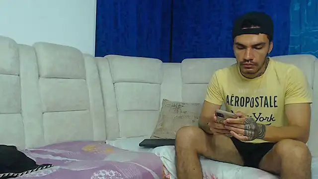 Hot Sharks  online show from March 2026 07:59:02 AM