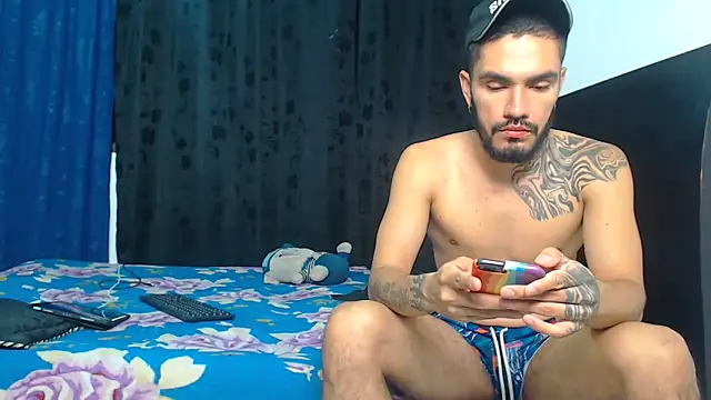 Hot Sharks  online show from November 2025 03:17:02 AM