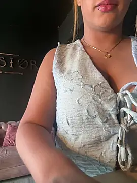 Sara Desire online show from March 2026 12:41:02 PM