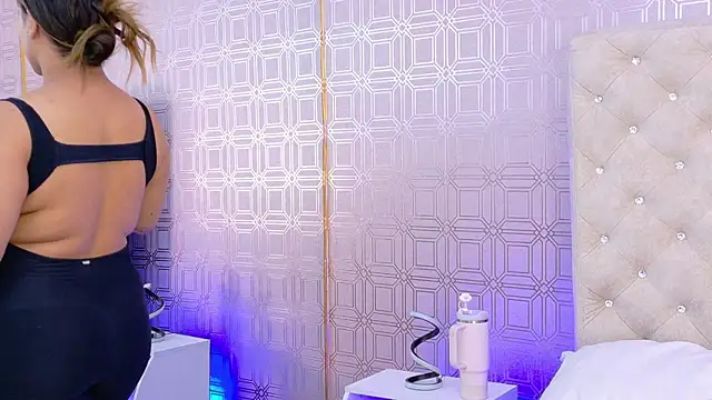 Sara Desire online show from October 2025 12:17:01 PM