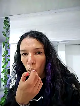 rebekka simpson online show from December 2025 07:59:02 PM