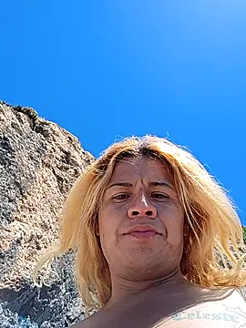 Snapshot of allissonw13 chatting on April 2026 07:48:01 PM allissonw13 online show from April 2026 07:48:01 PM