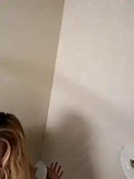 Snapshot of allissonw13 chatting on April 2026 08:19:01 AM allissonw13 online show from April 2026 08:19:01 AM