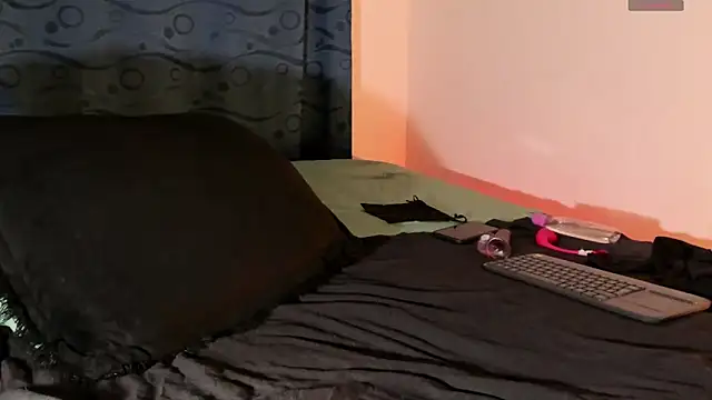 Snapshot of Teo_skinny chatting on March 2025 09:27:02 PM Teo skinny online show from March 2025 09:27:02 PM