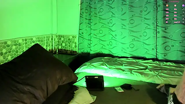 Snapshot of Teo_skinny chatting on February 2025 06:26:01 PM Teo skinny online show from February 2025 06:26:01 PM